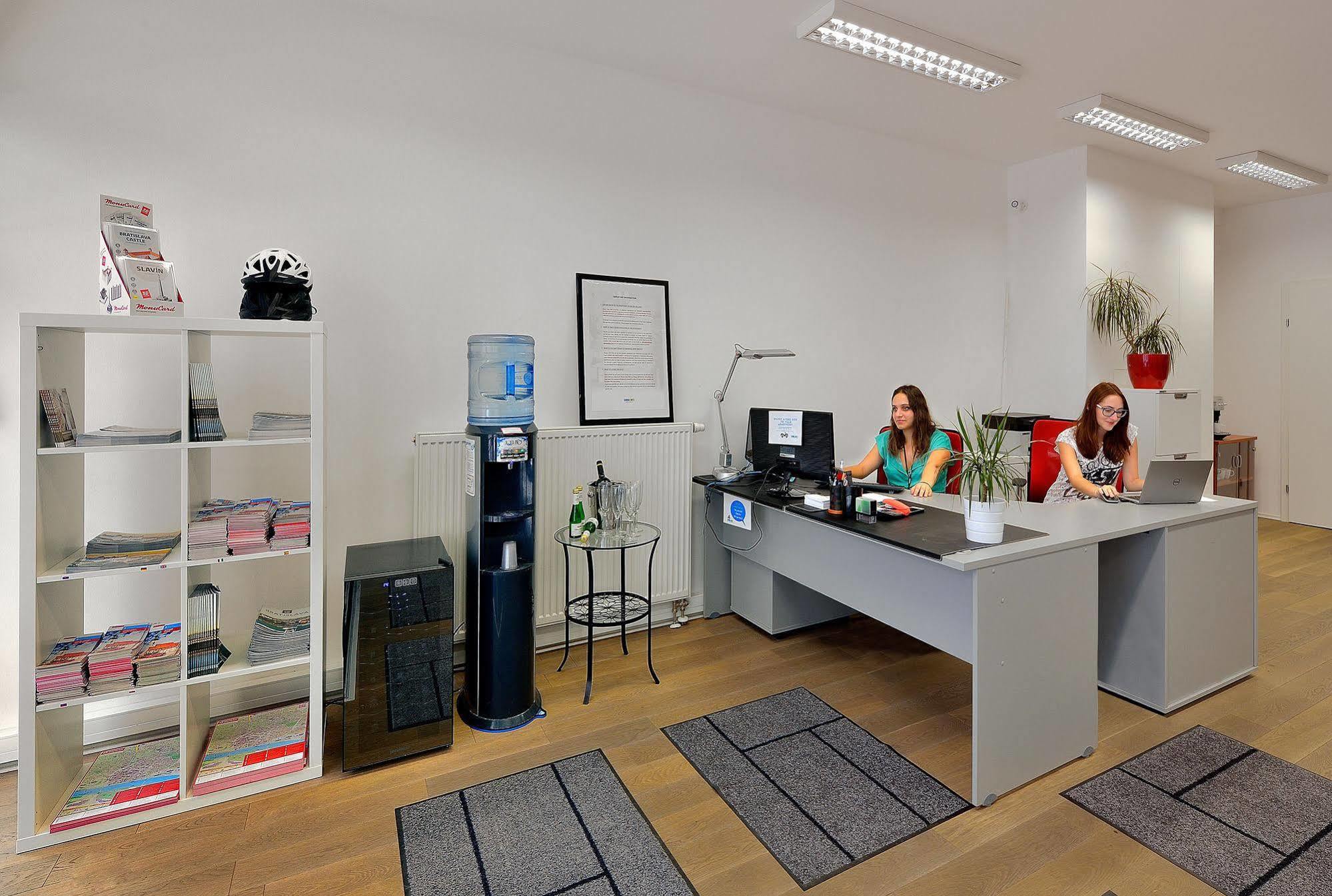 Ambiente Serviced Apartments - Dunajska Bratysława Zewnętrze zdjęcie