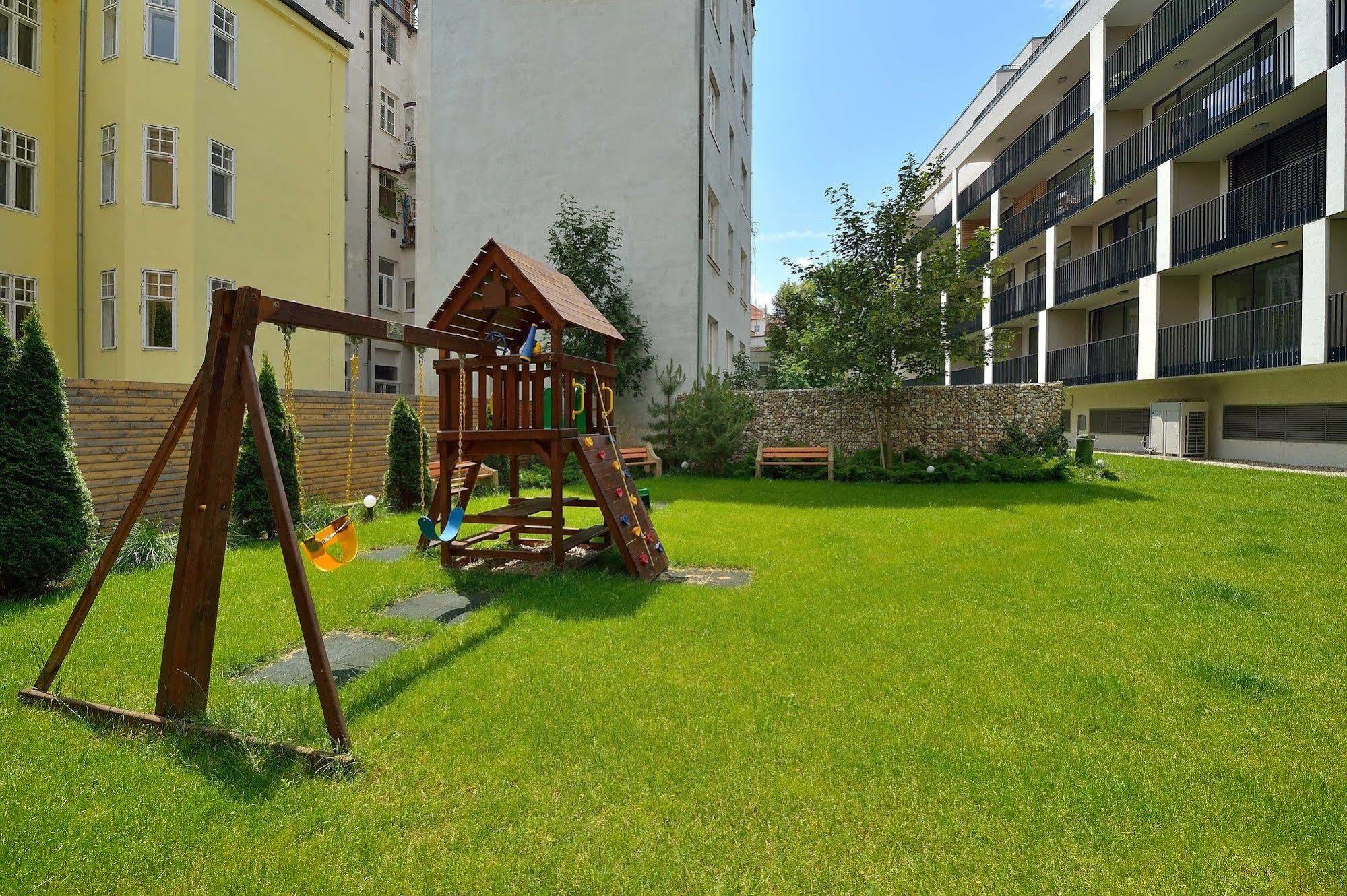 Ambiente Serviced Apartments - Dunajska Bratysława Zewnętrze zdjęcie